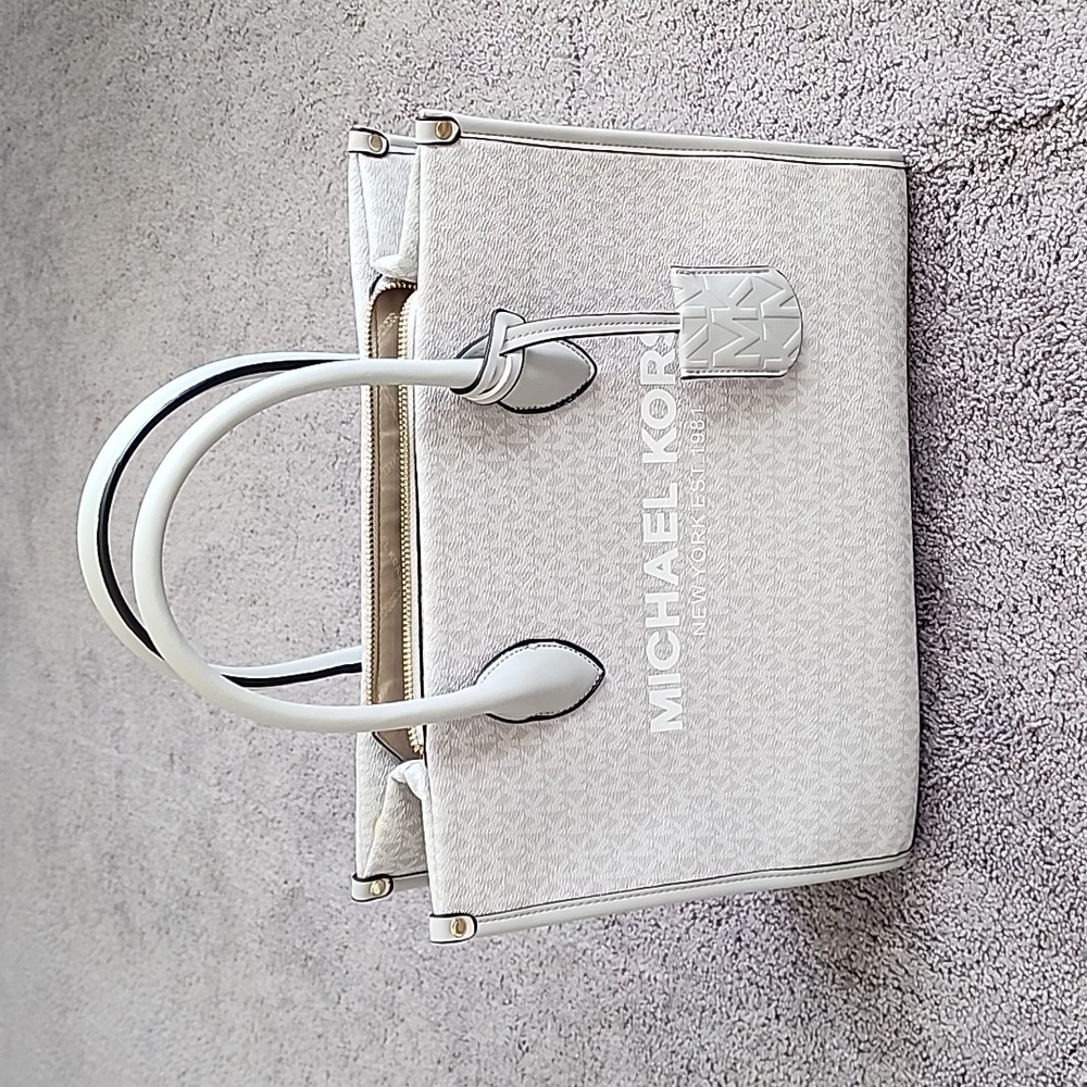 MK Mirella Tote Pearl Grey